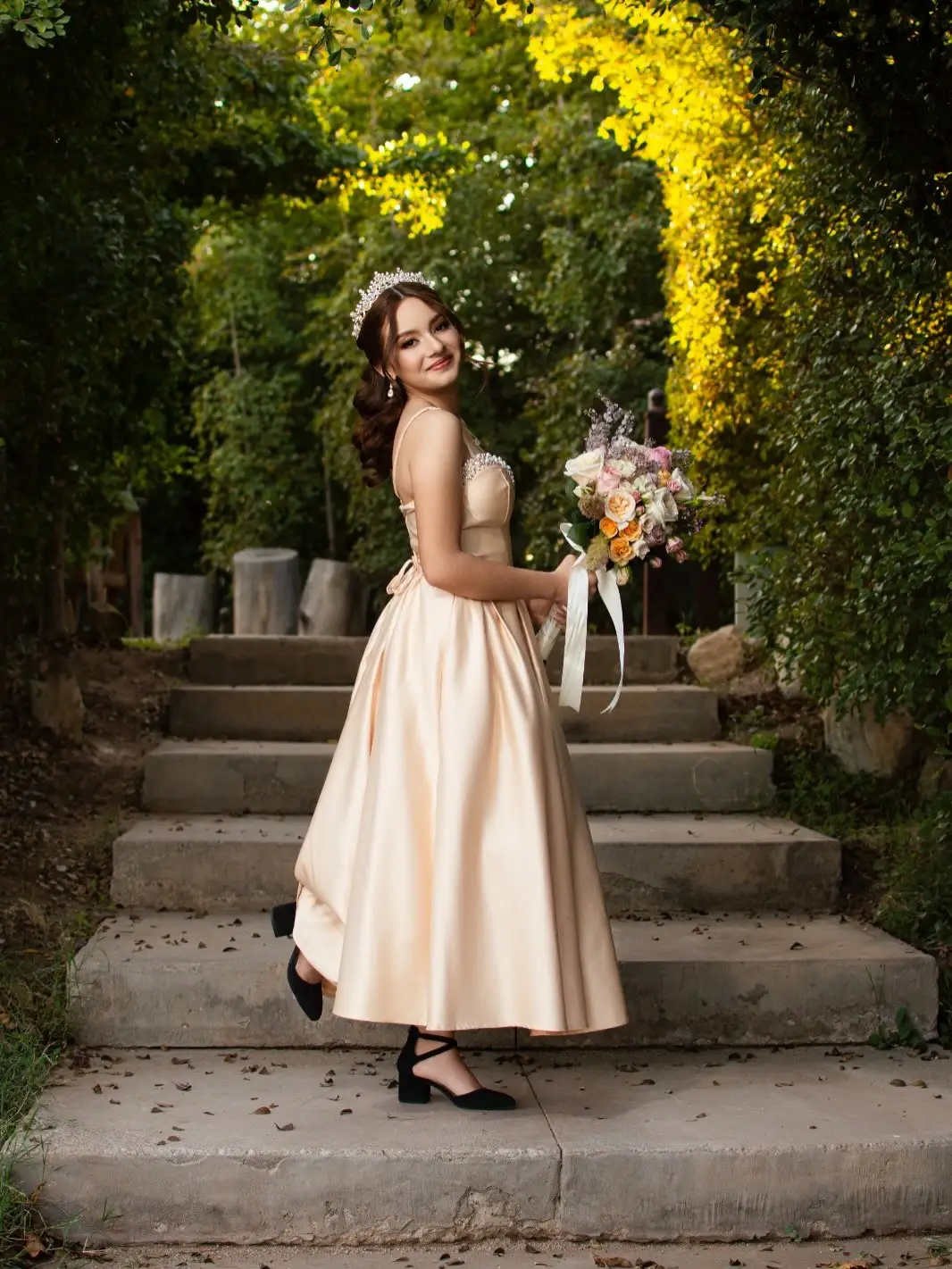Carmin con su vestido de quince años